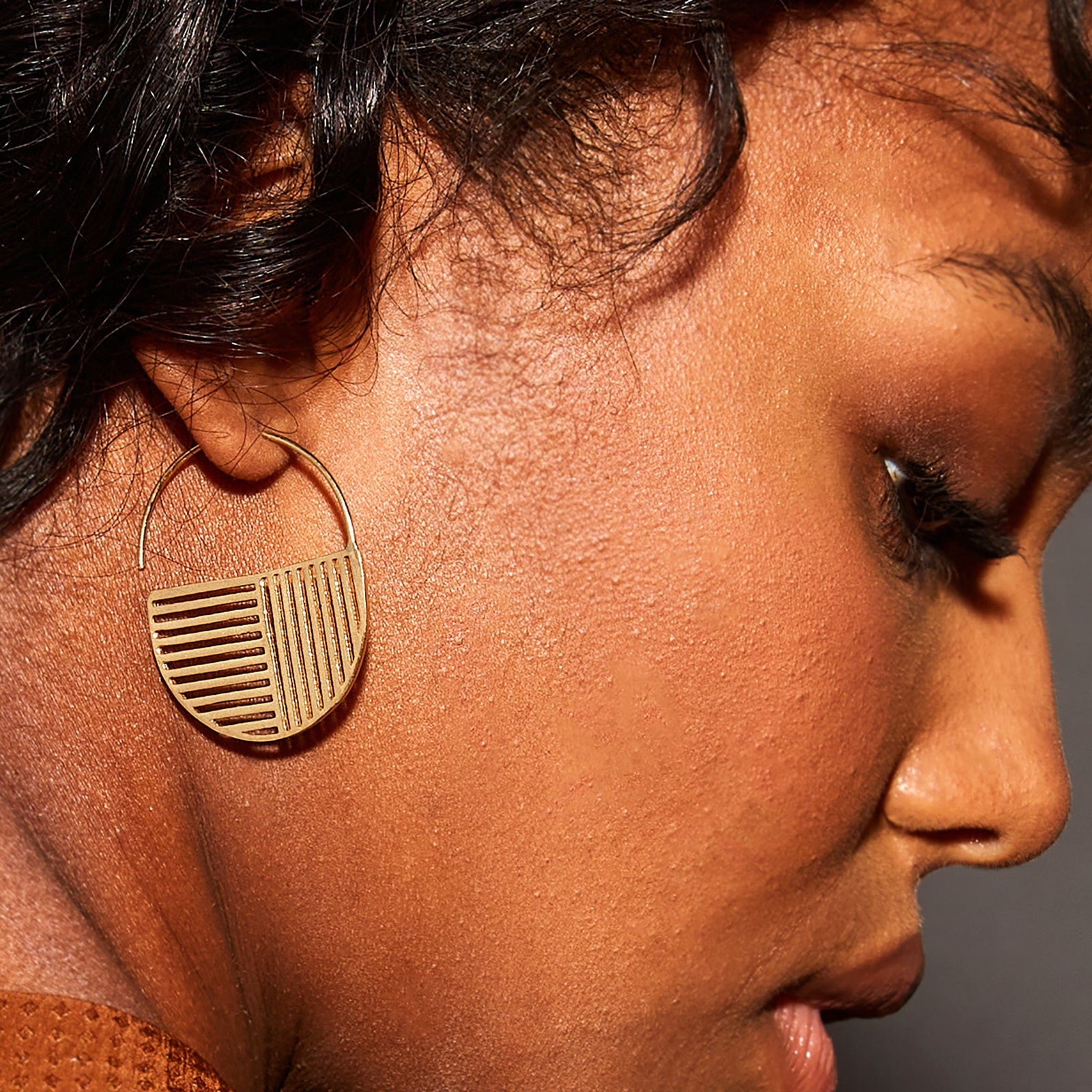 Maggie Opposite Lines Hoop Earrings Brass Wholesale