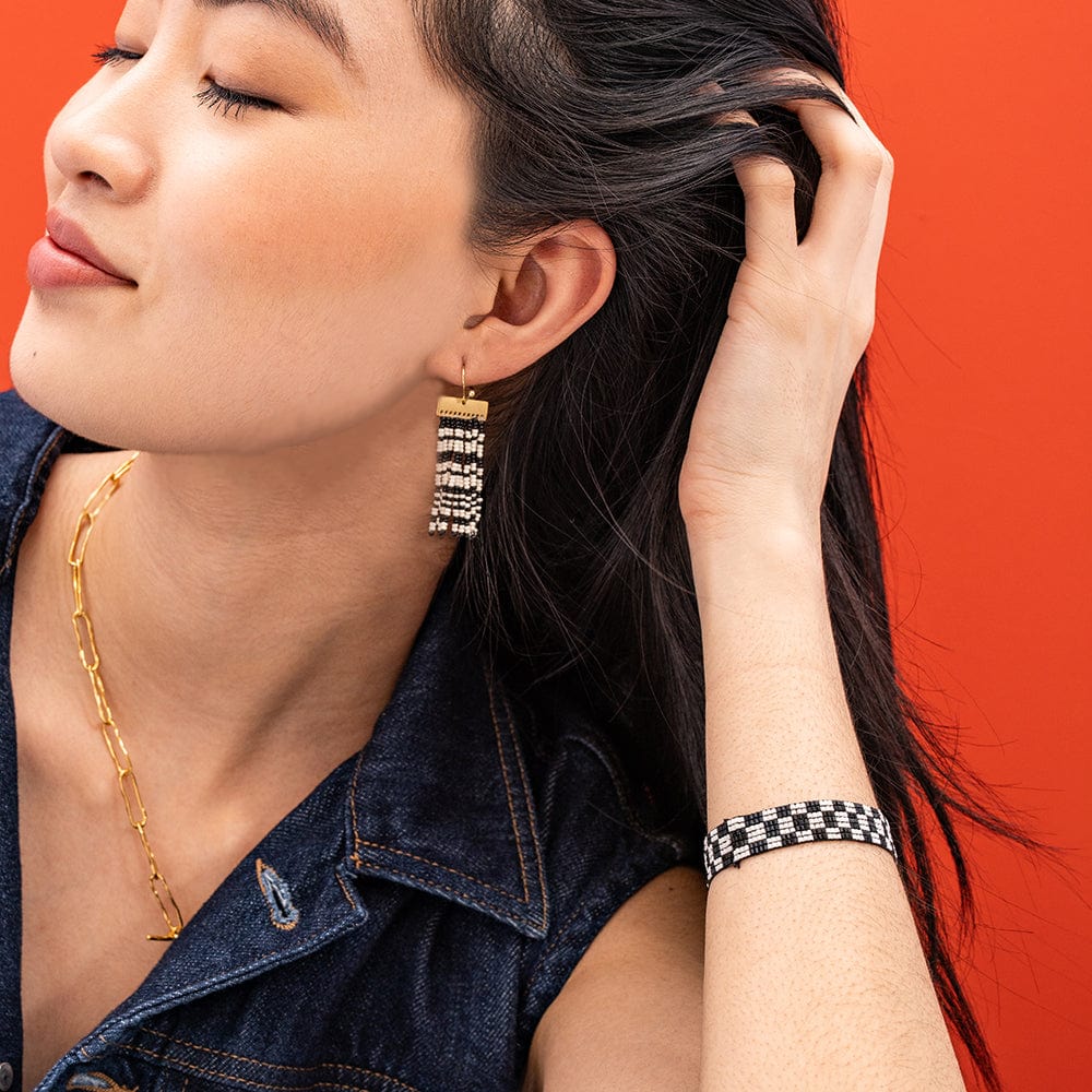 Alex Small Checked Beaded Stretch Bracelet Black and White Wholesale